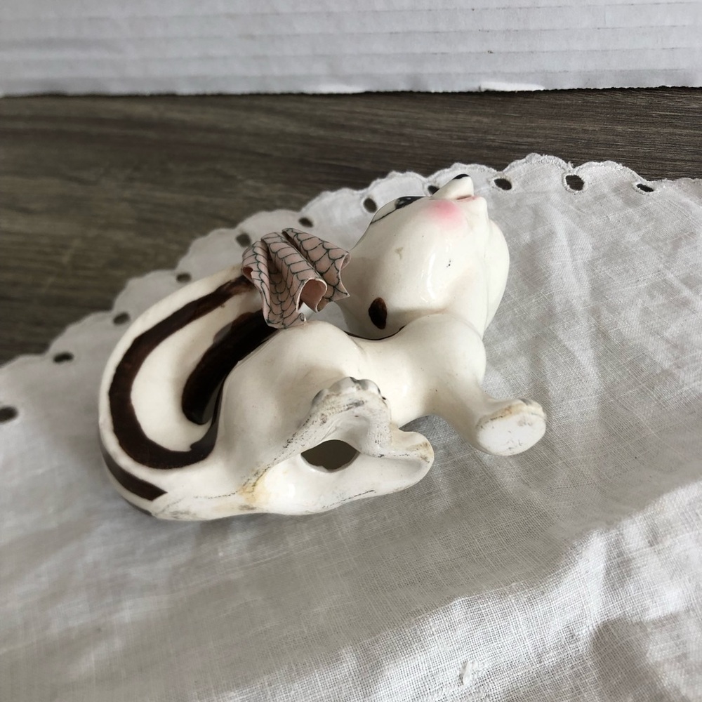 Vtg Anthropomorphic Chipmunk Figurine - Picture 6 of 15